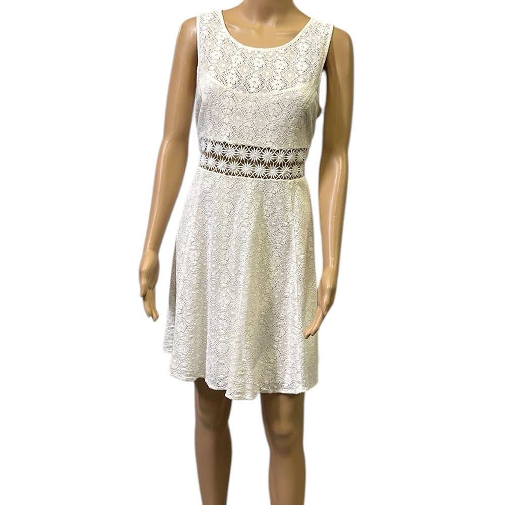 Adam Levine Ivory Fit Flare Daisy Waist Lace Sleeveless Zip Back Dress Womens L